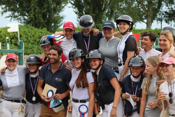 <p>À quel âge commencer l'équitation ? Saint-Savin</p><p>Quel est l’âge idéal pour commencer l'équitation à Saint-Savin ?</p><p>À quel âge suivre son premier cours d'équitation à Saint-Savin ?</p>